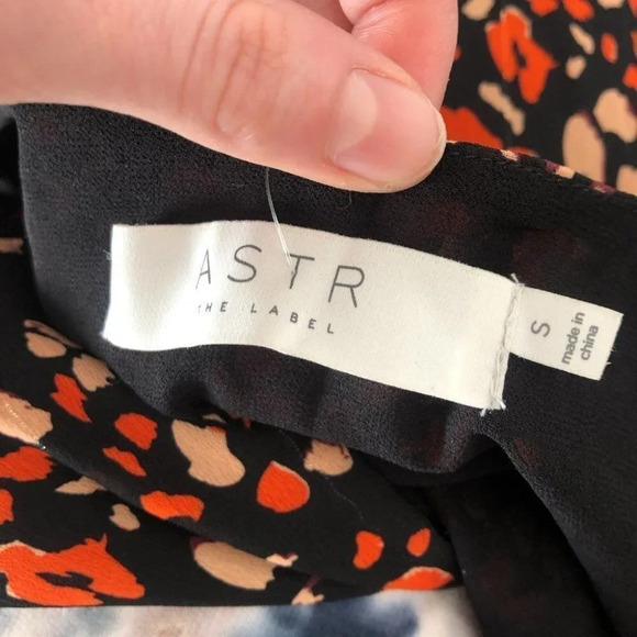 Revolve Astr Leopard Print Lissa  Top Sz Small - Picture 4 of 5